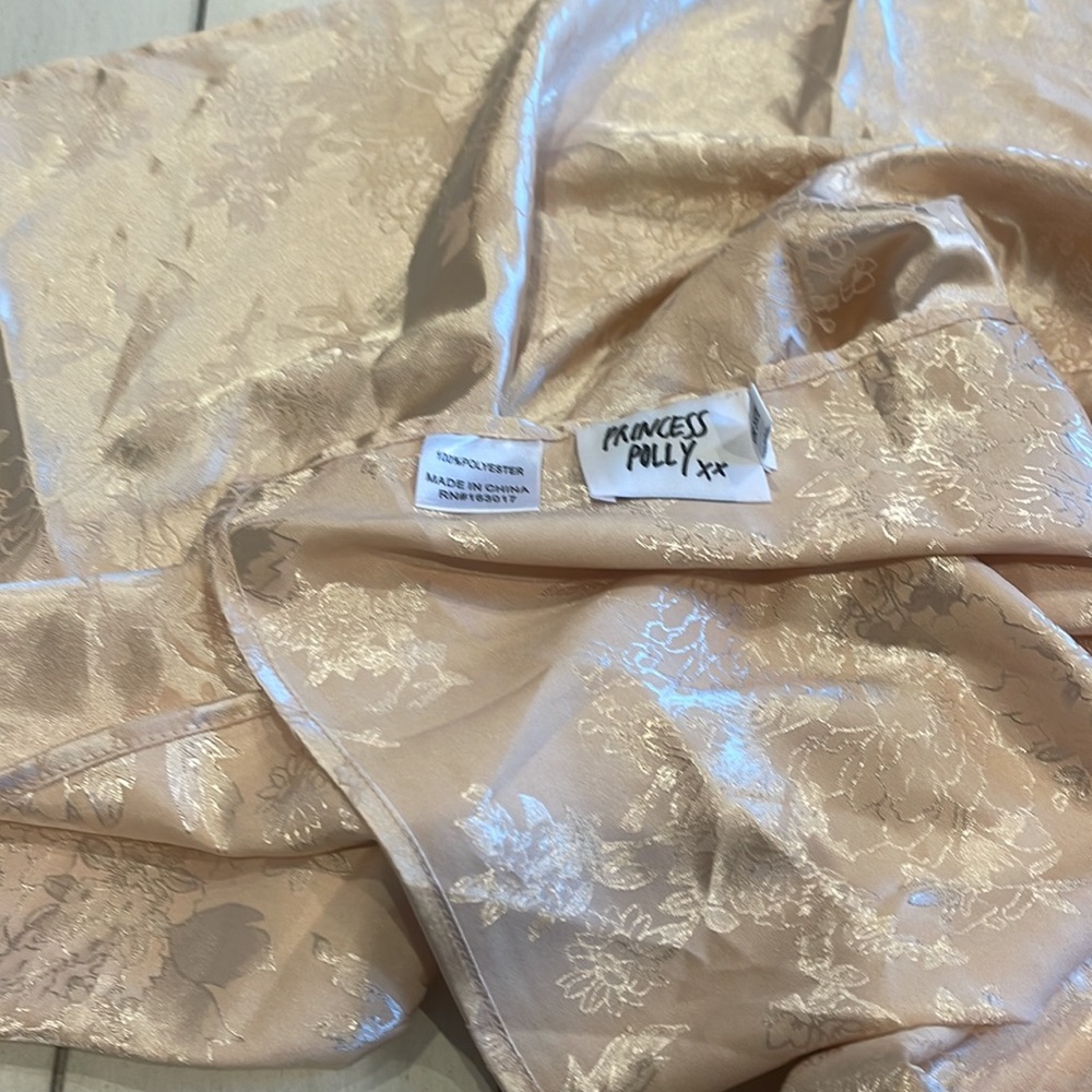 Princess Polly silk wrap adjustable to head scarf, top or bingo wrap! One size‎ - Picture 2 of 6